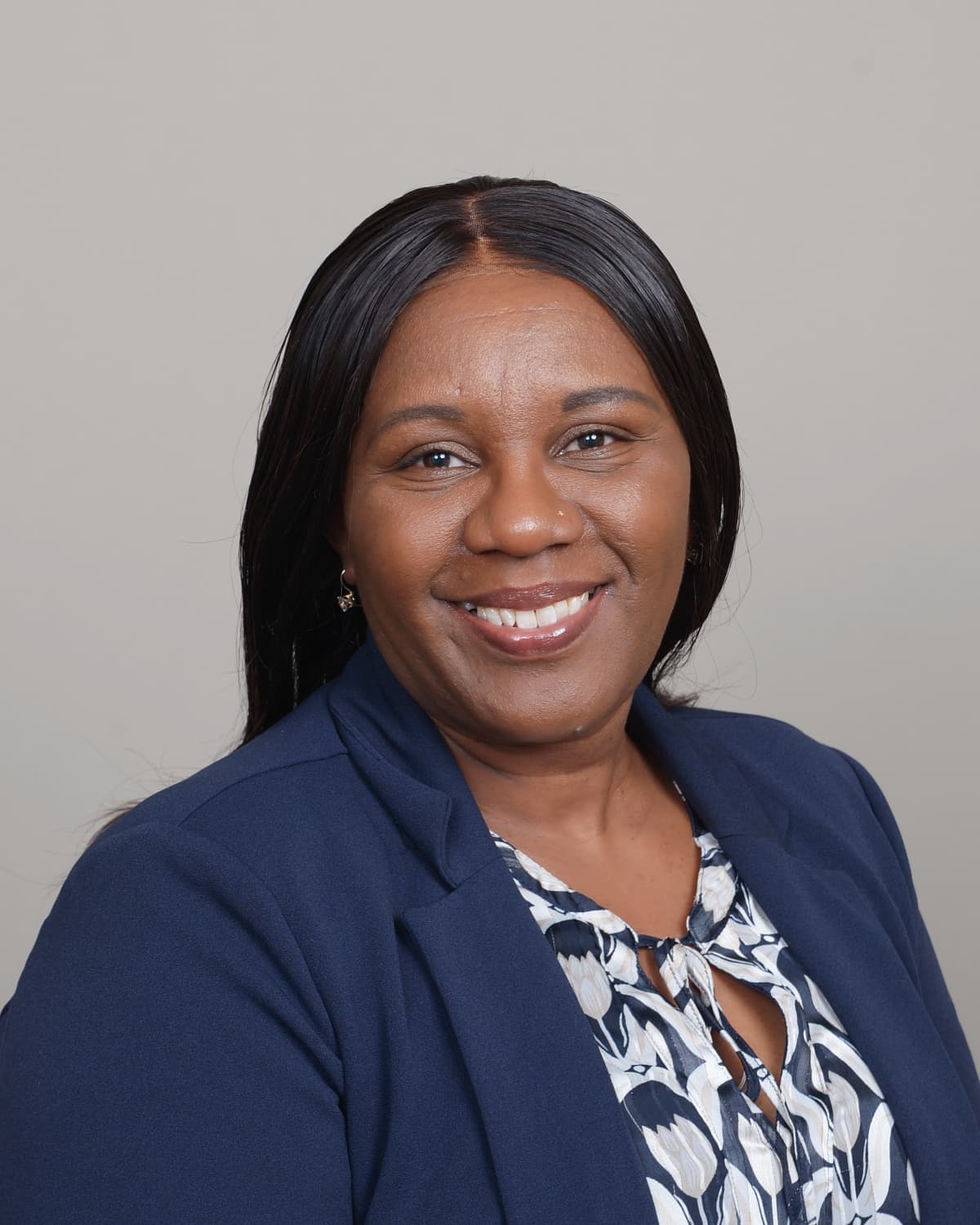 Professional headshot of licensed notary public providing mobile and remote notarization services in Washington